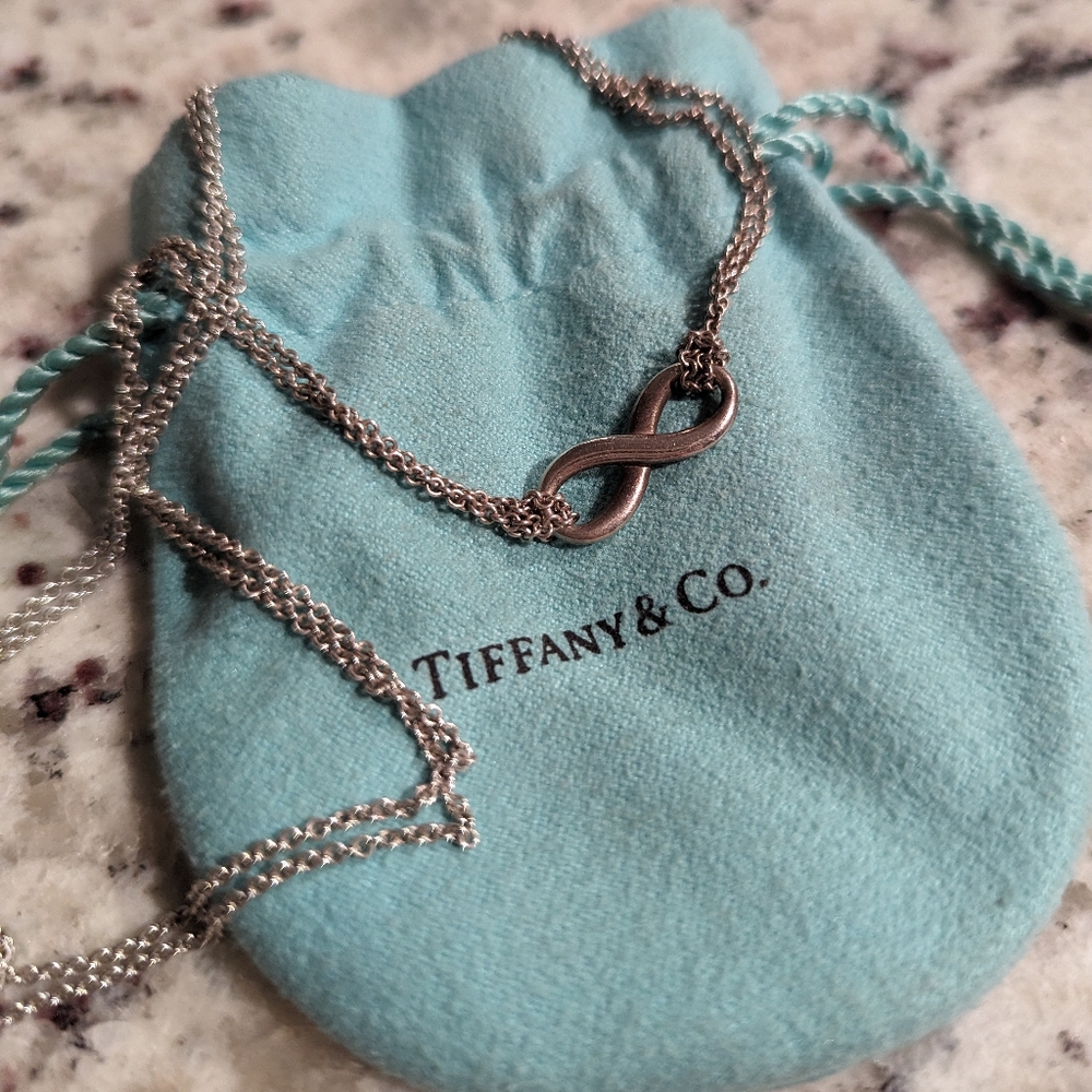 Tiffany infinity chocker/necklace